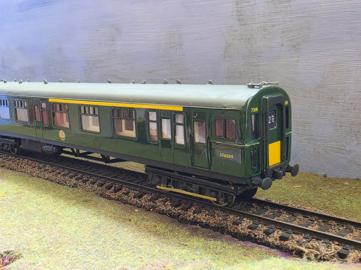 BR Southern Region green EMU coach S76039 on a layout, OO gauge model railway