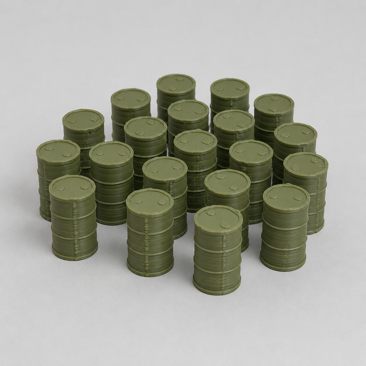 OO Gauge Oil Drums and UK Pallets Scenery Pack 20 Drums and 4 Pallets